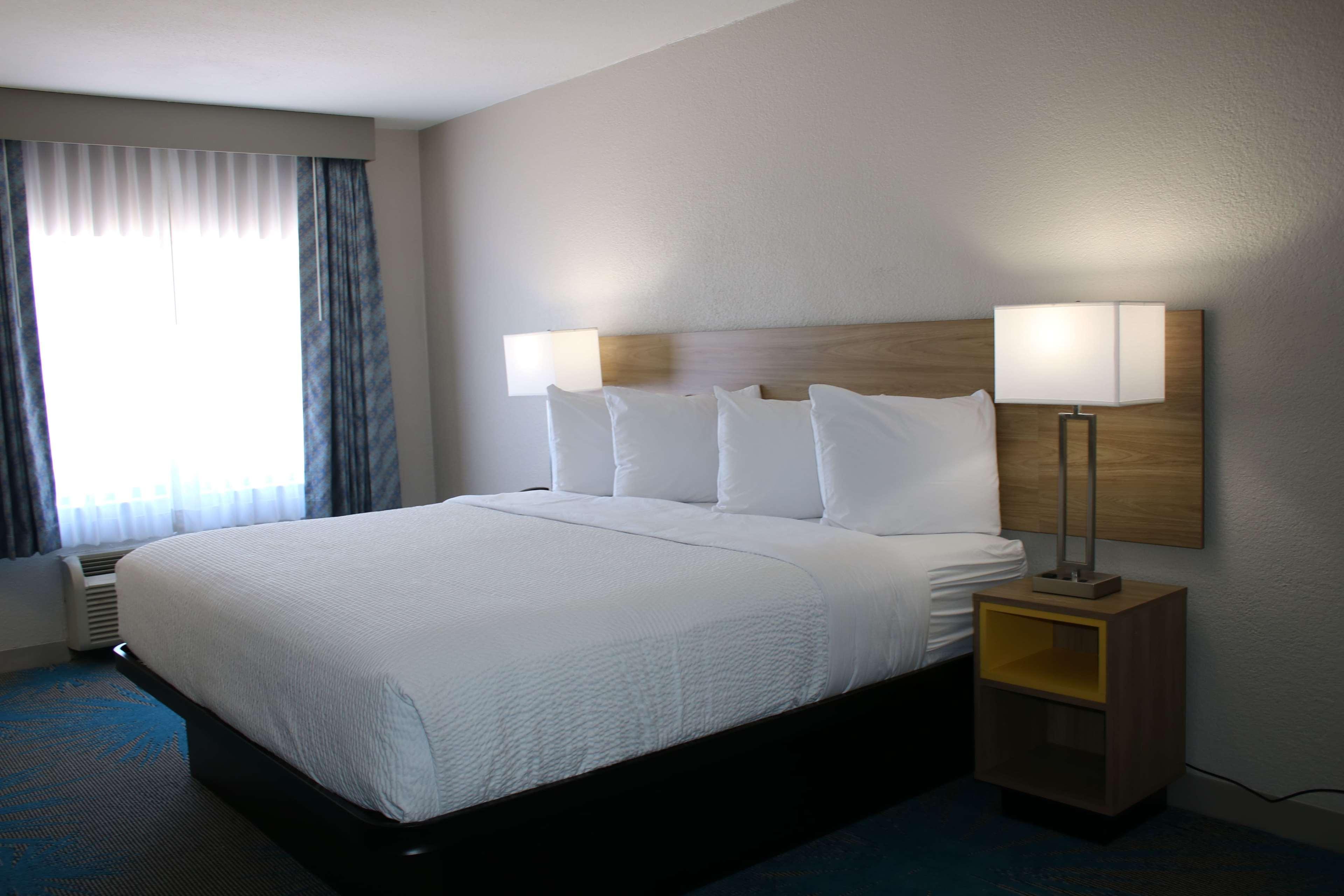 Days Inn By Wyndham Waco University Area Exteriör bild