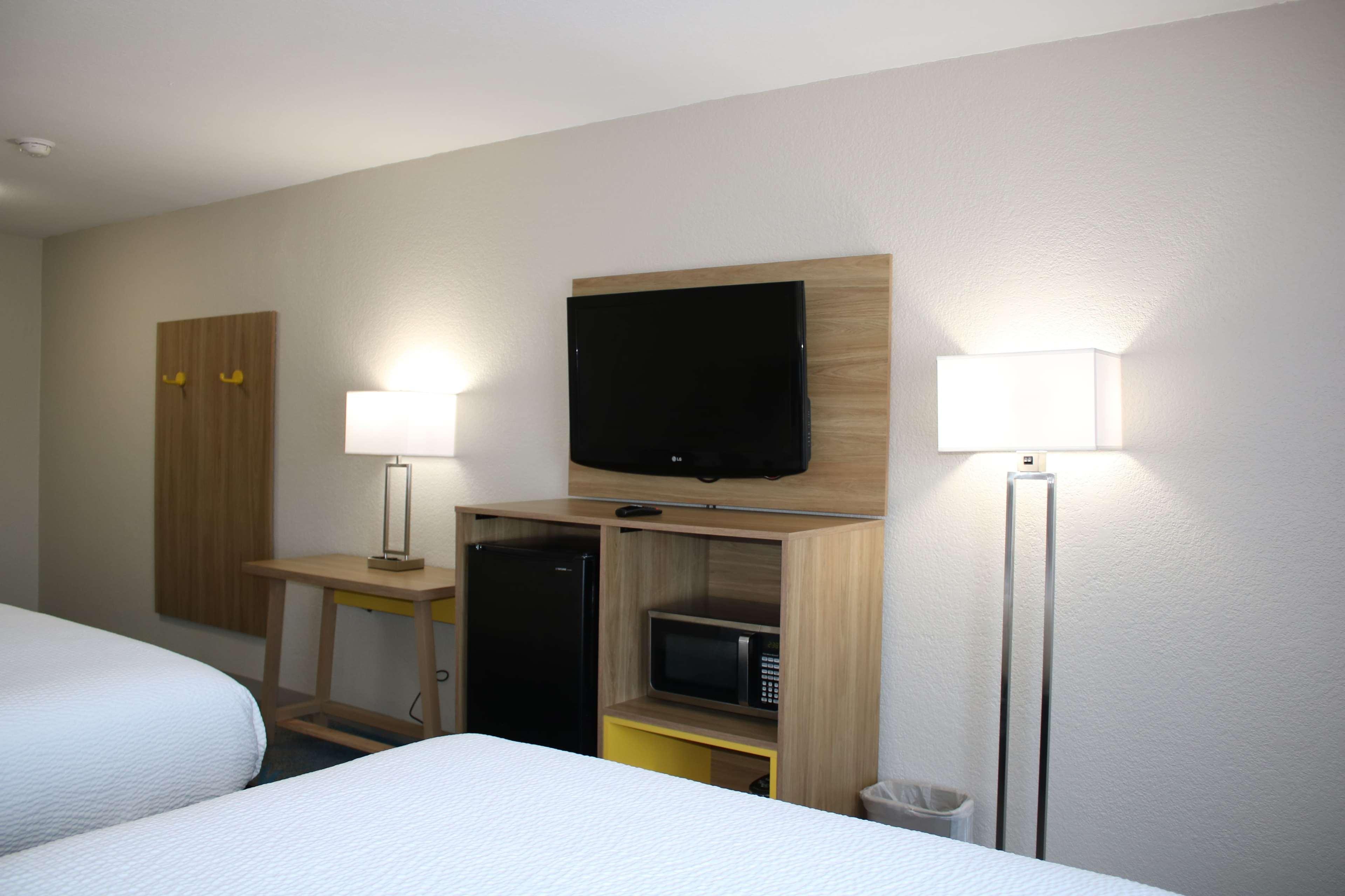 Days Inn By Wyndham Waco University Area Exteriör bild