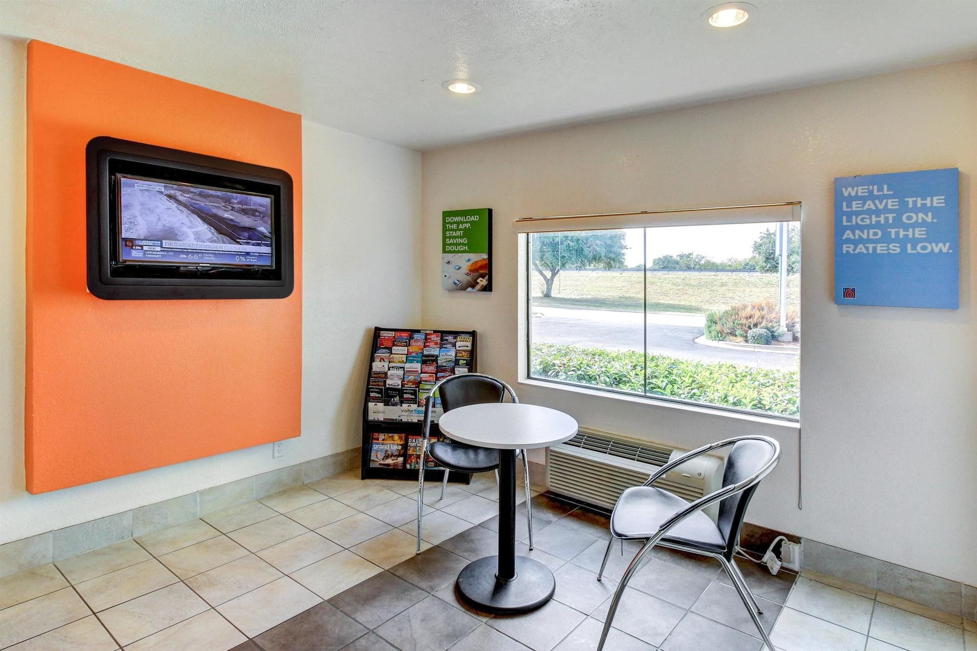 Days Inn By Wyndham Waco University Area Exteriör bild