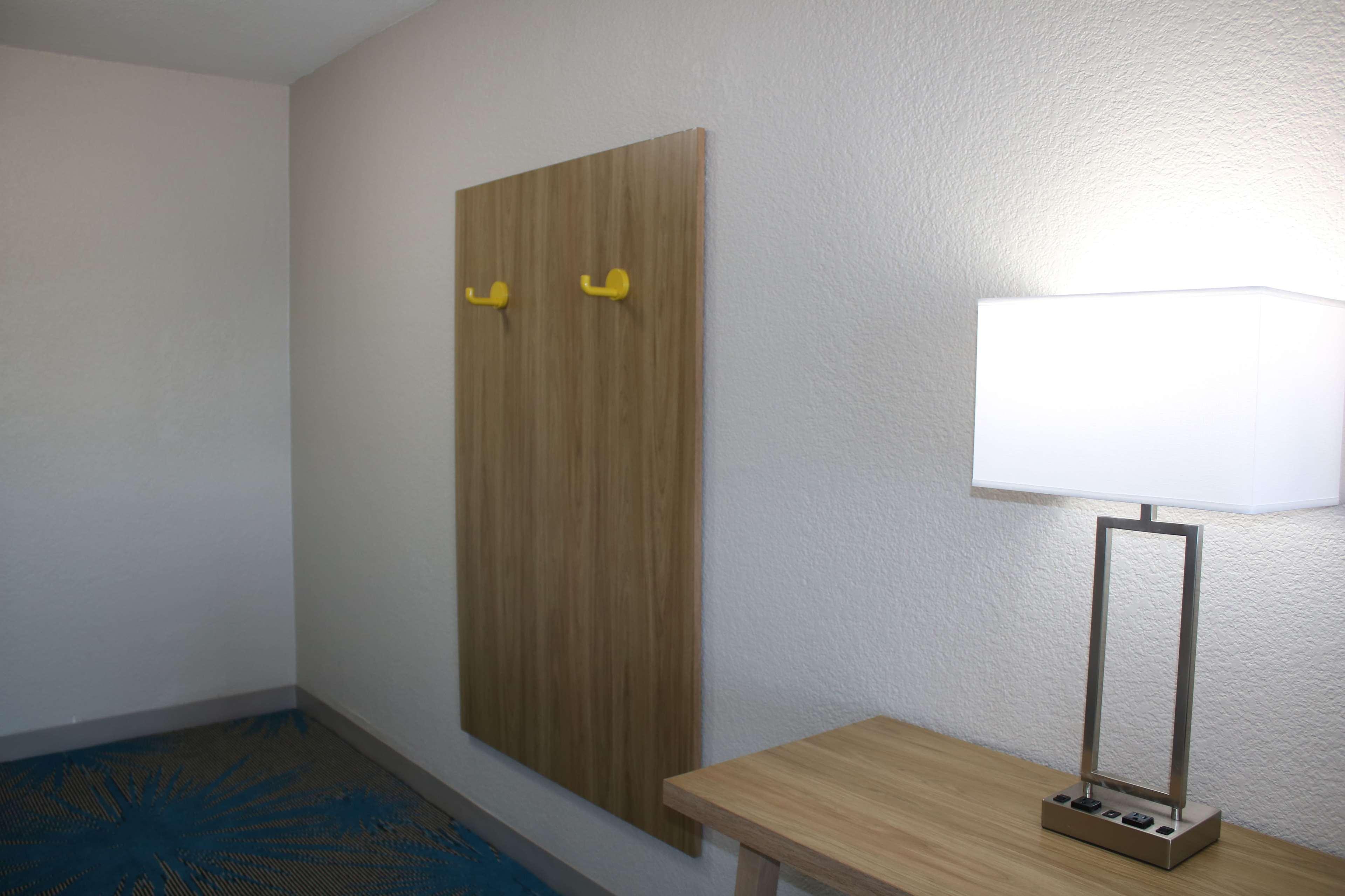 Days Inn By Wyndham Waco University Area Exteriör bild