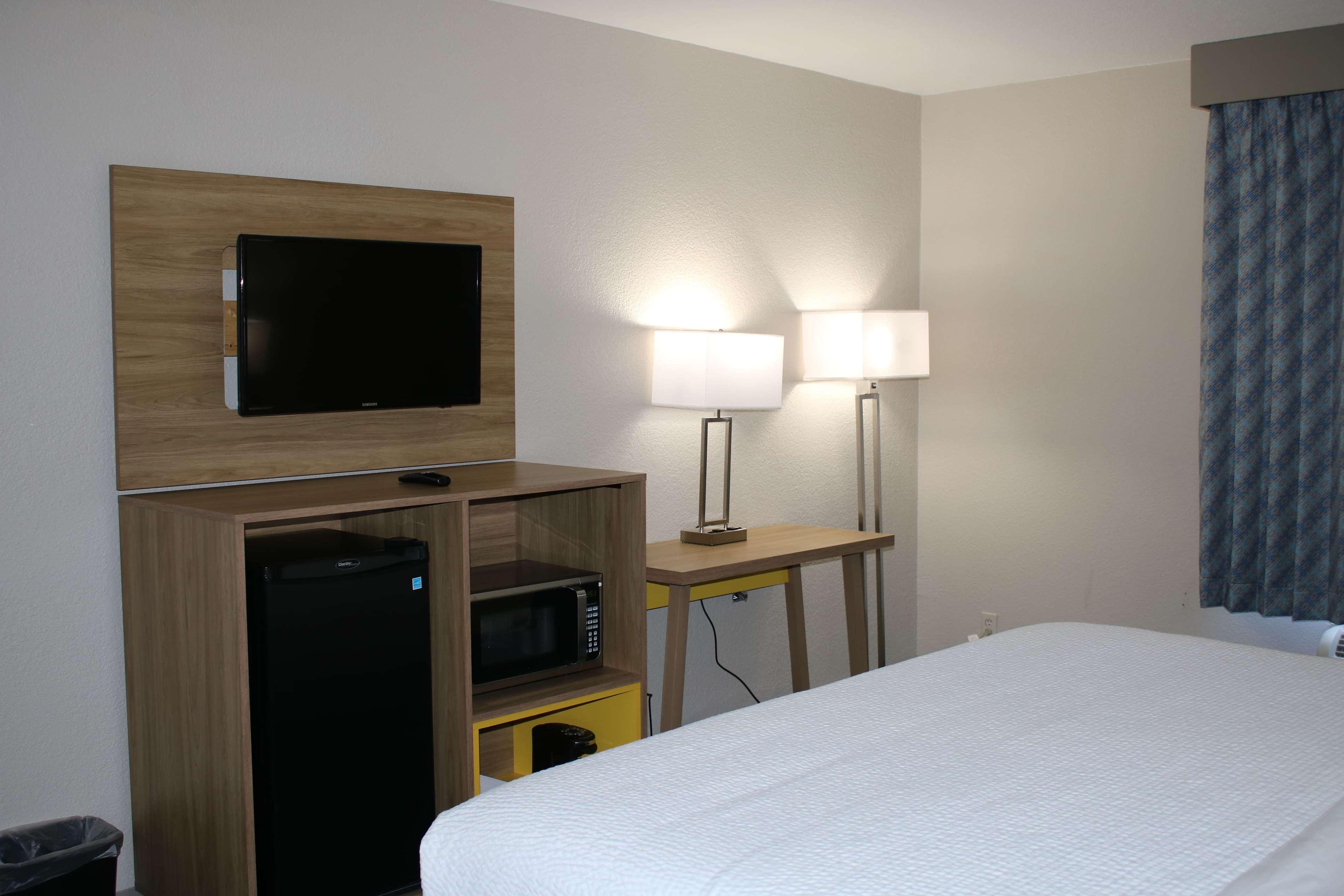 Days Inn By Wyndham Waco University Area Exteriör bild